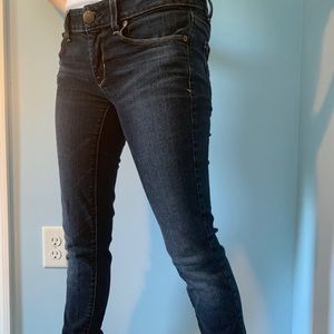 Low rise skinny jeans